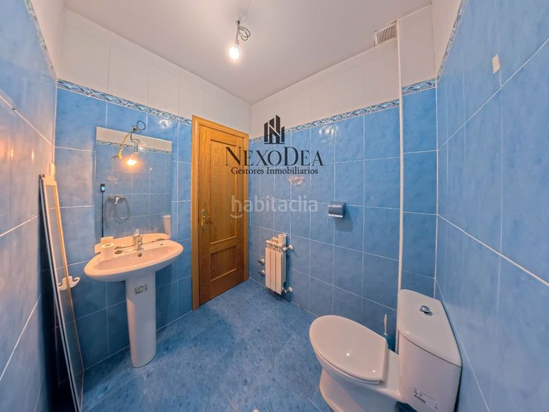 Foto 1861357c-27d2-48c6-b682-9347fad499f7. Casa aparellada amb aparcament a Hormigos