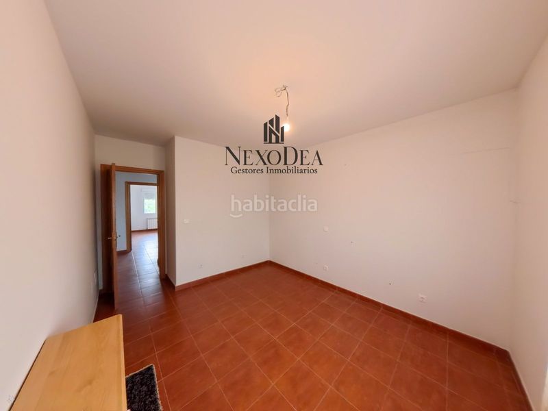 Foto 5180e922-bafb-4e79-aa7a-e06d3fb00919. Casa aparellada amb aparcament a Hormigos