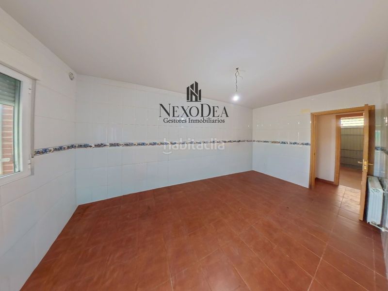 Foto 80c7c9f9-7df7-4f7d-b0e6-7e948a594907. Casa aparellada amb aparcament a Hormigos