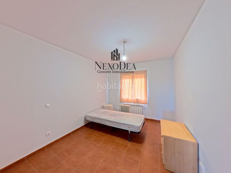 Foto 8f239f85-f560-4b5b-a1e8-3d806d0918fa. Casa aparellada amb aparcament a Hormigos