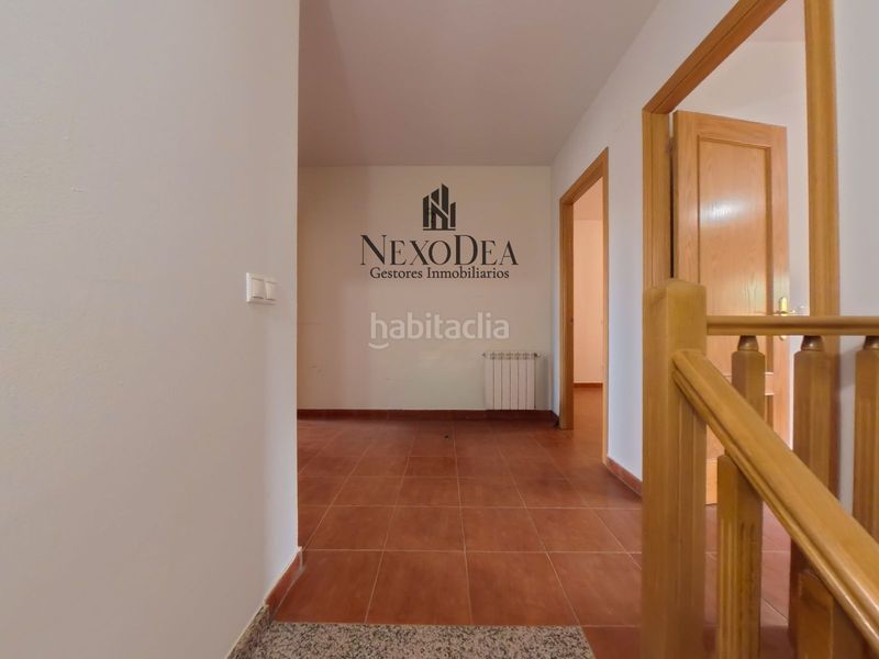 Foto dc5b034a-71f7-465f-967b-46efb23d7642. Casa aparellada amb aparcament a Hormigos