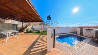 Casa adossada  Isla formentera. Chalet adosado en venta en seseña