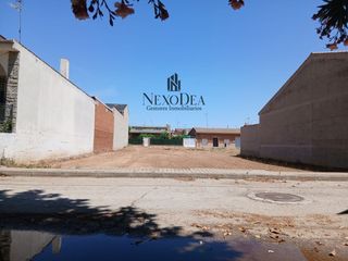 Rural plot  Juan carlos i. Parcela urbana de 806 m en la puebla de almoradiel toledo