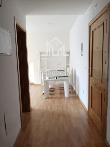 Foto 9f8e2349-001d-4451-87eb-d4b9afcf52e9. Pis amb aparcament a Centro Seseña