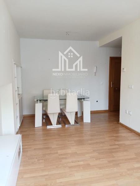 Foto fd4b7e41-8b3f-4c29-8717-d1608c94ef7e. Pis amb aparcament a Centro Seseña