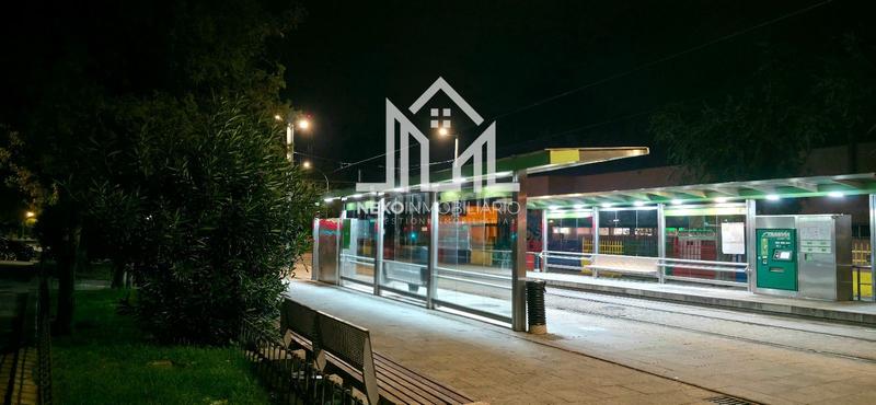 Foto 0d3a27ea-a4be-45be-b617-7397d2fc0e85. Pis a Reyes Parla