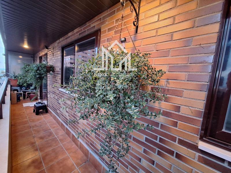 Foto 9c2d38f2-c461-4914-8433-187817c2508e. Pis amb aparcament piscina a El Quiñón Seseña