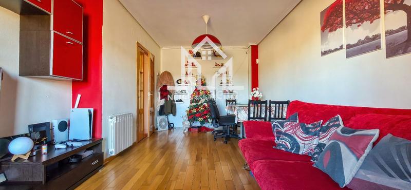 Foto 561bc496-5613-441c-b4ed-d12c47e7f2a1. Pis amb aparcament piscina a El Quiñón Seseña