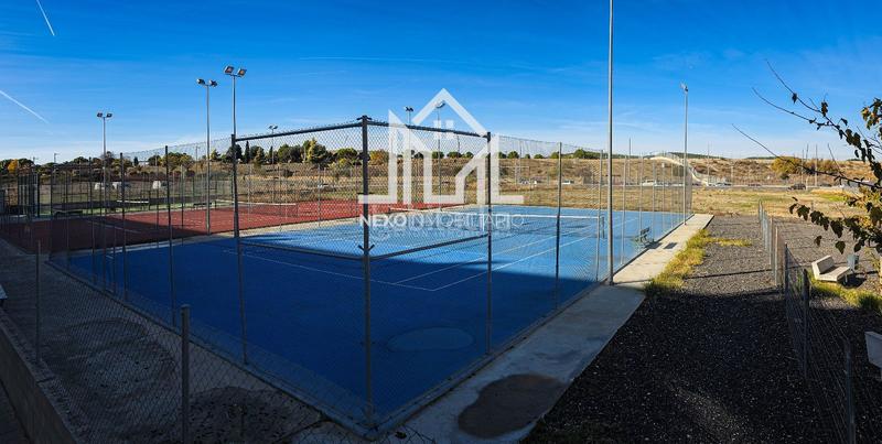 Foto af80408b-a924-4068-a8c5-444fb4ba1a90. Pis amb aparcament piscina a El Quiñón Seseña