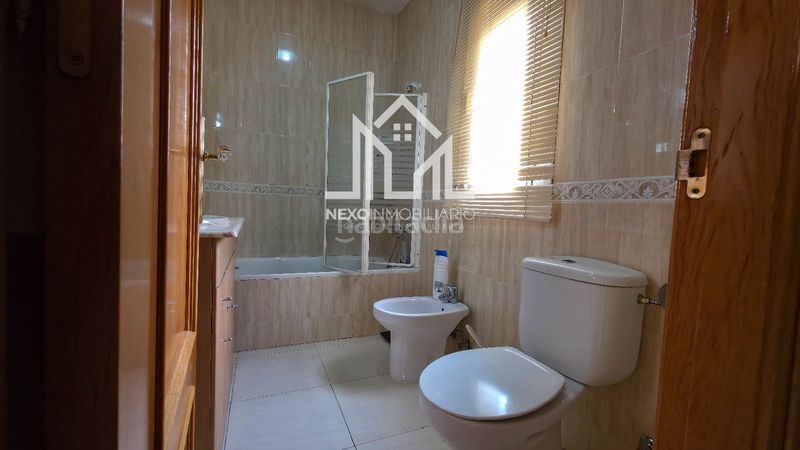 Foto a62a3582-e877-4aa1-9c16-2434c161d20a. Casa adossada amb aparcament a Borox