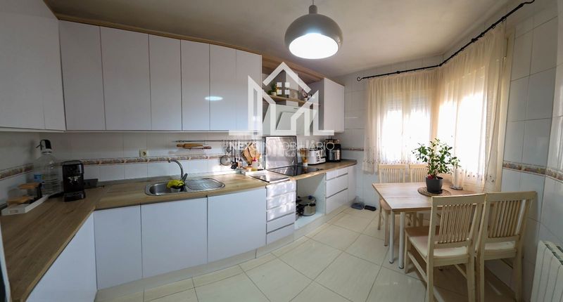 Foto c07d1ca3-d889-439e-a6bf-cec209962fdb. Casa adossada amb aparcament a Borox