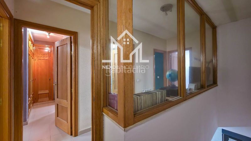 Foto 06681b19-20c6-4d73-8e2a-f2437d5537c6. Casa aparellada amb aparcament a Los Robles Seseña
