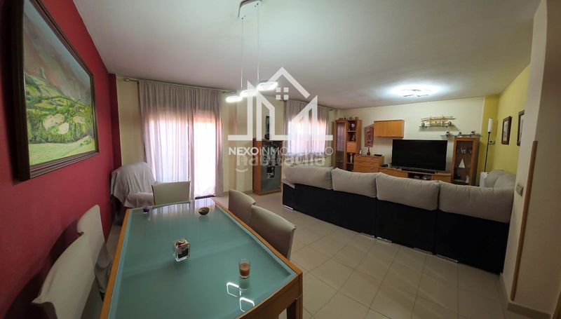 Foto 723e7374-0d05-4b93-8e24-f918781ea9d6. Casa aparellada amb aparcament a Los Robles Seseña