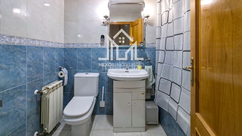 Foto c4628397-2559-4b0e-a135-d873acc18392. Casa aparellada amb aparcament a Los Robles Seseña