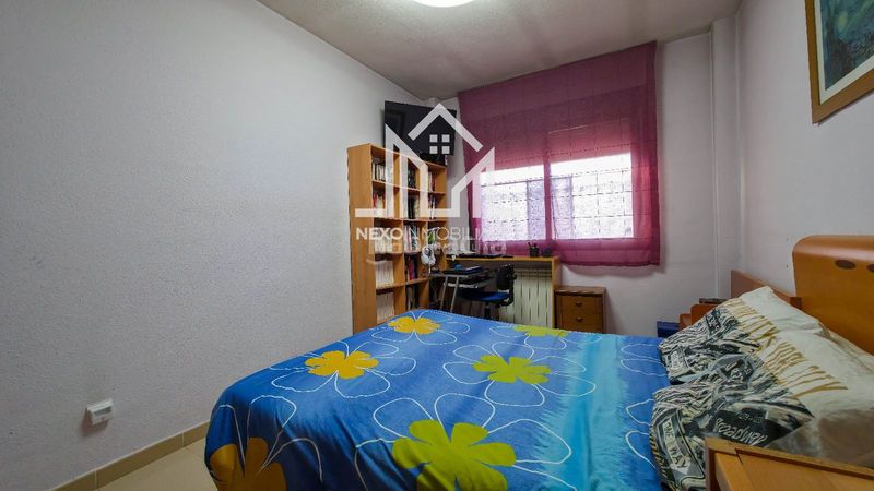 Foto e9b6d4aa-f3a2-4e1f-90f6-86b710a64ea1. Casa aparellada amb aparcament a Los Robles Seseña