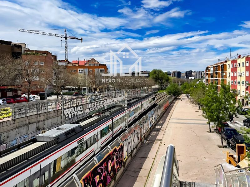 Foto f1467ca7-2810-4412-a540-0e4df3a87504. Pis a Entrevías Madrid