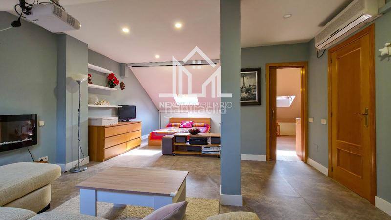 Foto 0eaa87cb-4a79-4032-b7f1-cb65b125edb2. Casa aparellada amb aparcament piscina a Seseña nuevo Seseña