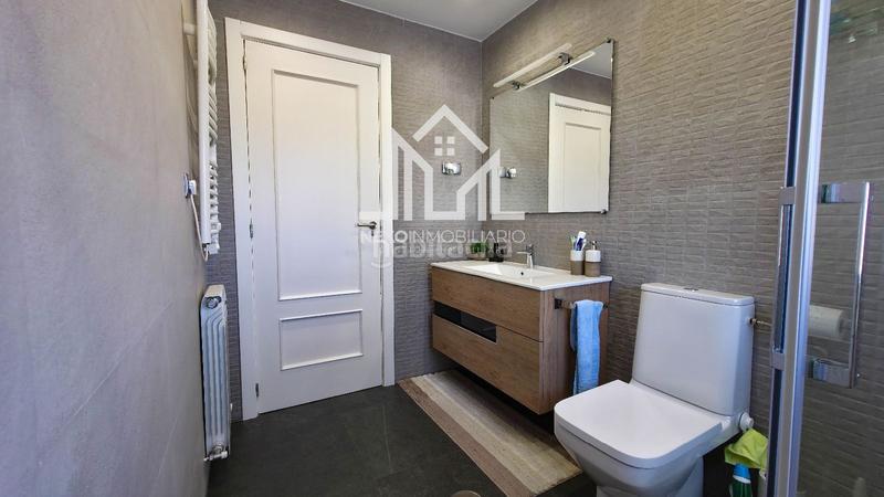 Foto 1998f8c6-7986-490c-a761-99dc79ab8f89. Casa aparellada amb aparcament piscina a Seseña nuevo Seseña