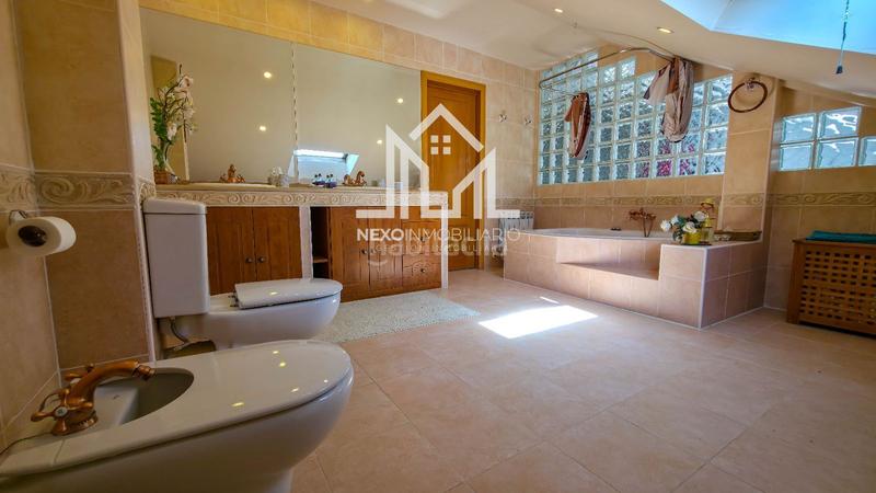 Foto 51c9114b-fffa-47e6-9cb5-a687aadfded2. Casa aparellada amb aparcament piscina a Seseña nuevo Seseña