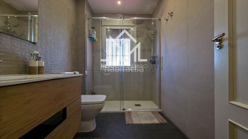 Foto 64c33384-934a-435d-b652-e885e13b19c3. Casa aparellada amb aparcament piscina a Seseña nuevo Seseña