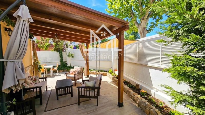 Foto 6e3a3278-e47c-433d-b88c-497070e9747d. Casa aparellada amb aparcament piscina a Seseña nuevo Seseña