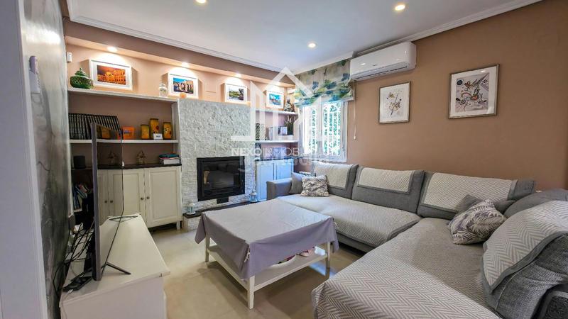 Foto 75e2f877-3efb-499f-b496-1c4313cfbcc9. Casa aparellada amb aparcament piscina a Seseña nuevo Seseña