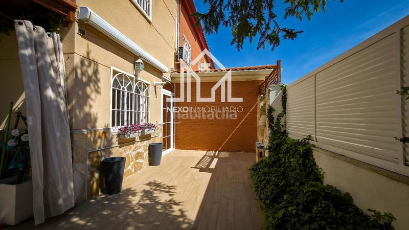 Foto 96c8e192-b38c-4abf-98db-ae730c2a4a7d. Casa aparellada amb aparcament piscina a Seseña nuevo Seseña