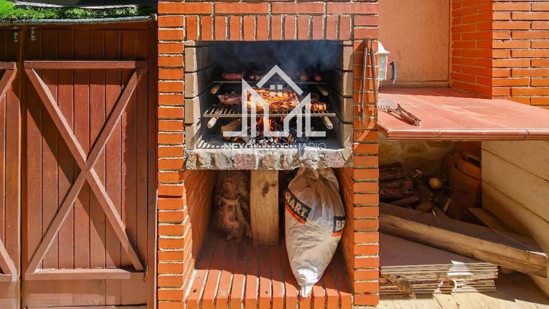 Foto af0b9224-cd9d-4b70-95f6-7d9fbe201abe. Casa aparellada amb aparcament piscina a Seseña nuevo Seseña