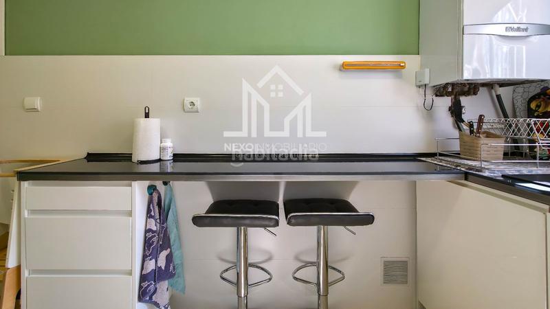 Foto c6ea2ac5-bf4c-4f85-8bc3-356c53c8b5d0. Casa aparellada amb aparcament piscina a Seseña nuevo Seseña