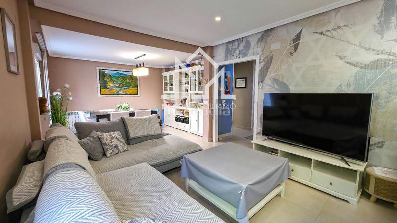 Foto dcbfe087-dfe0-4b5f-9c3e-56235e4f66ba. Casa aparellada amb aparcament piscina a Seseña nuevo Seseña