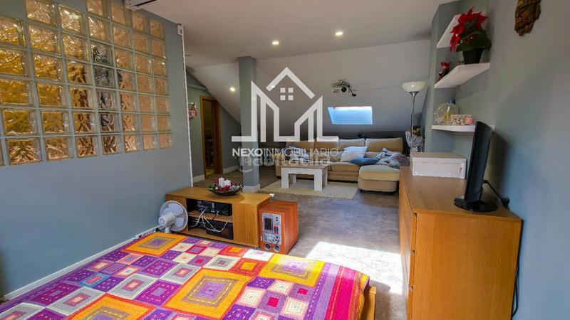 Foto eaf62555-cb94-4c01-8bbd-246c6c4dd139. Casa aparellada amb aparcament piscina a Seseña nuevo Seseña