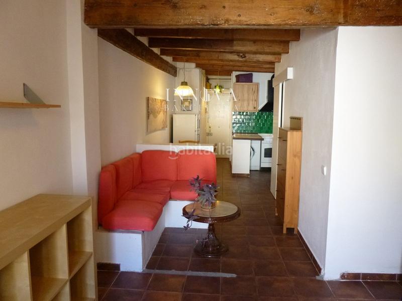Foto c487c1f4-a259-430a-a38f-cacf00344c9a. Piso  en calle sant gil en Raval Barcelona