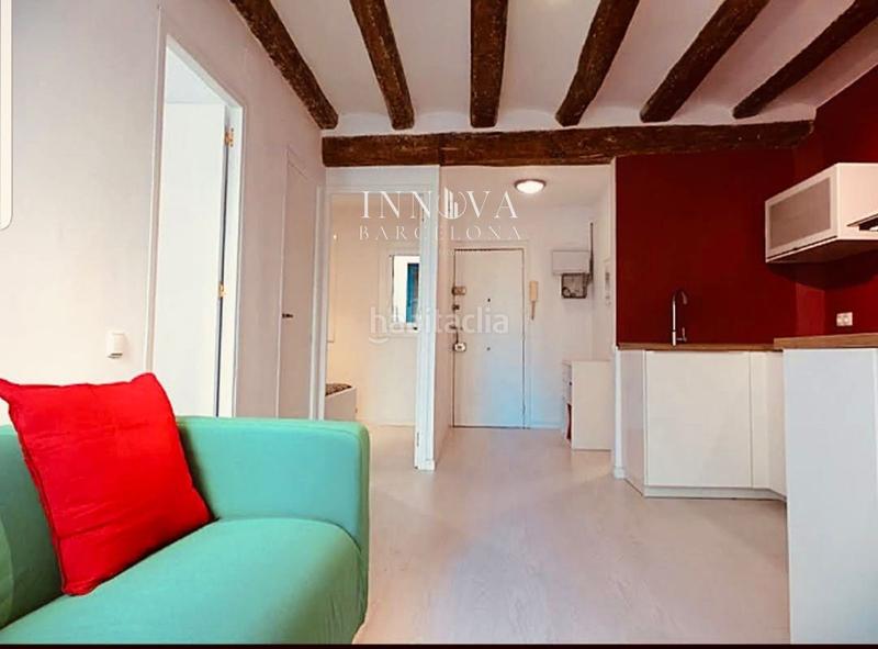 Foto 123f9d67-4221-4a32-b3f0-fbbbb873e481. Piso  en venta en calle carretes en Raval Barcelona