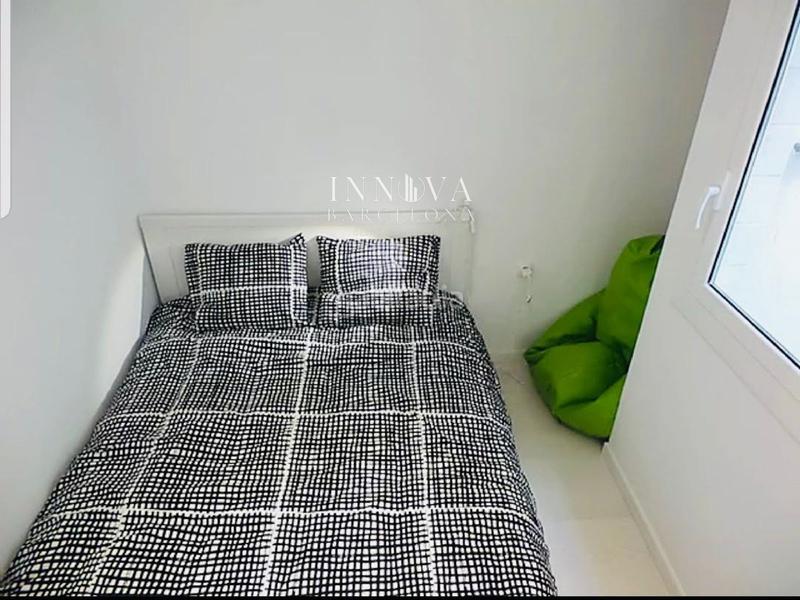 Foto 6a45763c-2cfe-451a-8fe8-78300c711210. Piso  en venta en calle carretes en Raval Barcelona