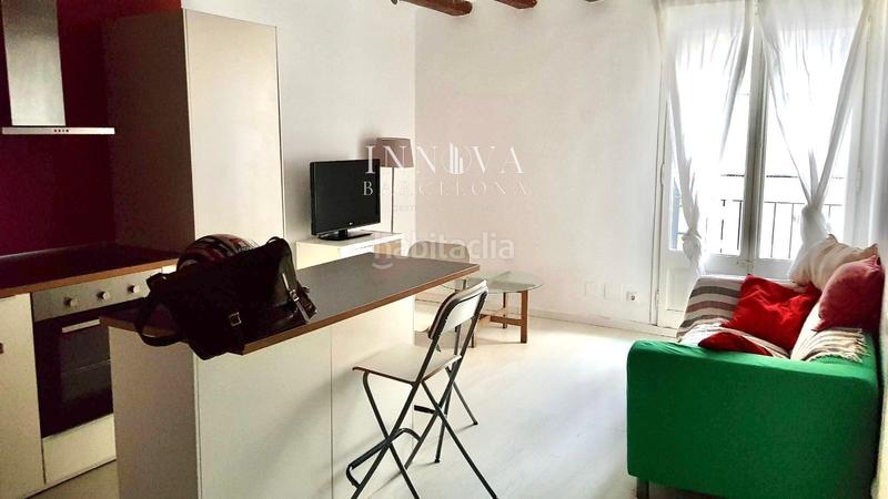 Foto a3dede42-fb91-49c2-b643-f2fe57a1077c. Piso  en venta en calle carretes en Raval Barcelona