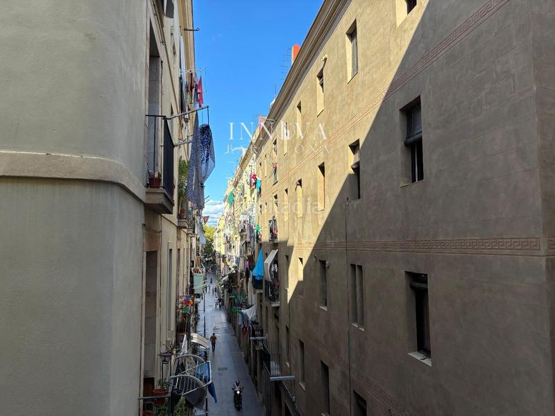 Foto c1d8bf59-2851-4a00-8528-835dab3ea3c5. Piso  en venta en calle carretes en Raval Barcelona
