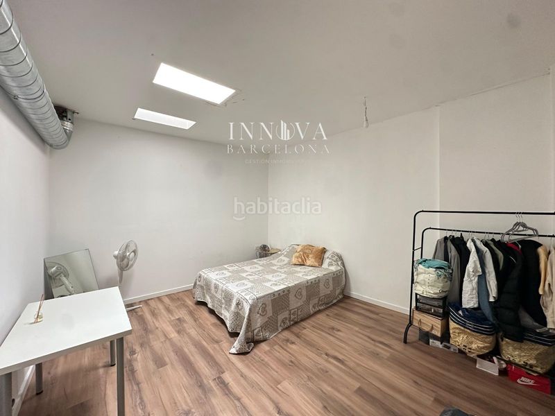 Foto f983bc03-5813-4c41-b544-c621d03eb896. Local comercial a Raval Barcelona