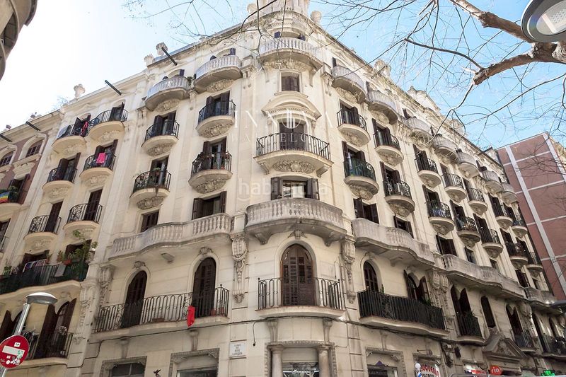 Foto 1dbe5845-e1e6-478b-9134-23445eac93bb. Pis a Raval Barcelona