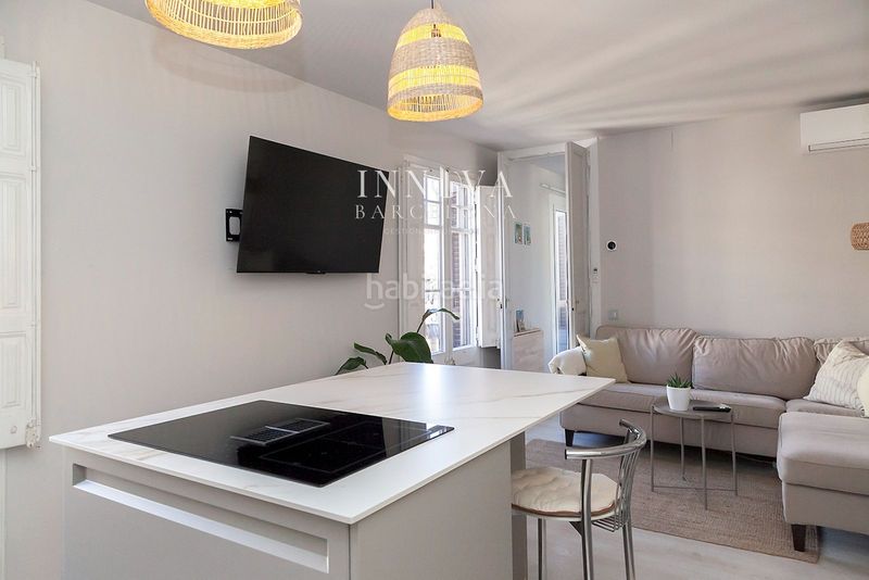 Foto a5068336-7b6e-4983-880d-fe331406fb8f. Pis a Raval Barcelona