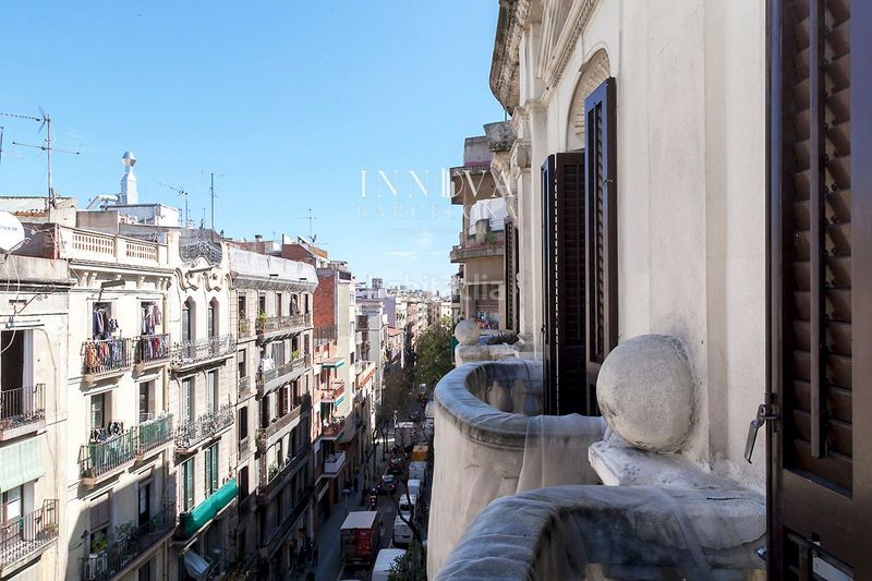 Foto ceeb44a8-dd3d-452c-a1f1-d32cf9e2fd6f. Pis a Raval Barcelona