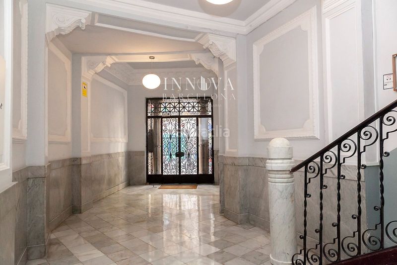 Foto e7127b28-42d8-414c-b2b9-03fd3d6de674. Pis a Raval Barcelona