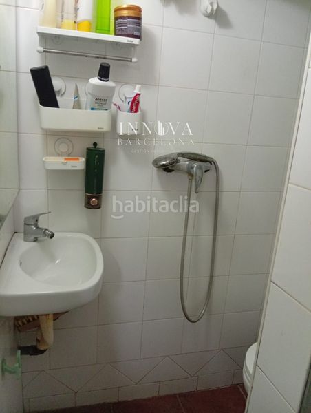 Foto 342e1991-6b13-4650-8a45-eb9781a484e3. Local comercial a Raval Barcelona