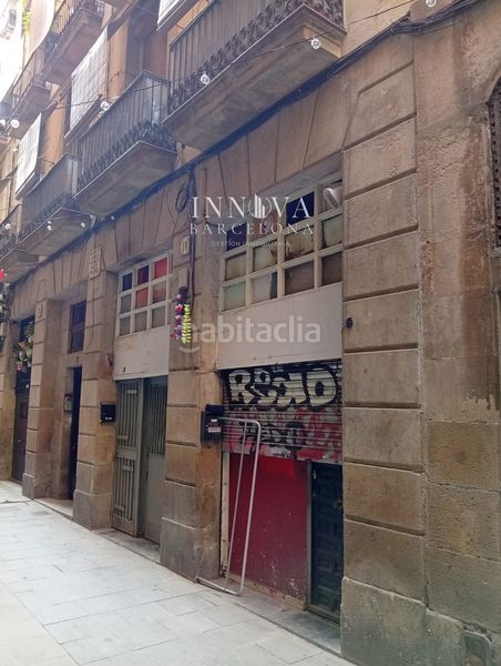 Foto 4f7cfba1-4234-4297-a0e5-1f3bb8483e3c. Local comercial a Raval Barcelona