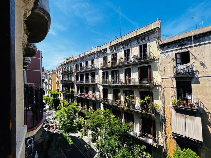 Foto 15a4b5a7-34cd-4c6a-9655-50dc518fd2f7. Pis a Raval Barcelona