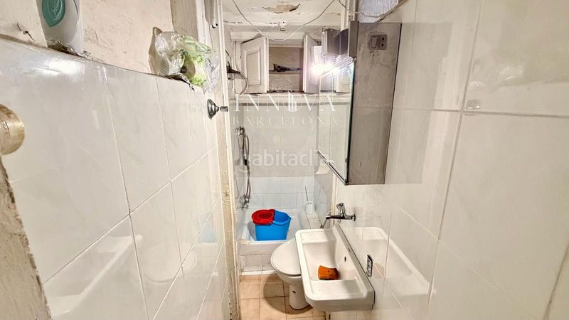 Foto e8b395ab-810a-4bd2-8762-eff46ddf11b2. Pis a Raval Barcelona