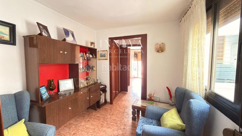 Foto 30b8ff44-8d12-4970-8d2f-3e79270f2e77. Pis a Raval Barcelona