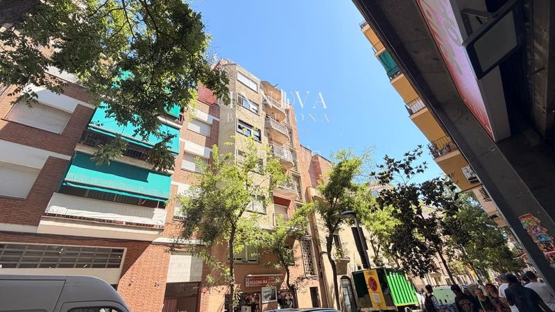 Foto d77818ac-c008-4205-8082-adee12295a55. Pis a Raval Barcelona