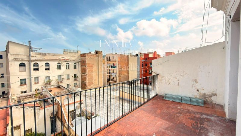 Foto f1630295-6ba9-4fbb-8fc5-2b2407493139. Pis a Raval Barcelona