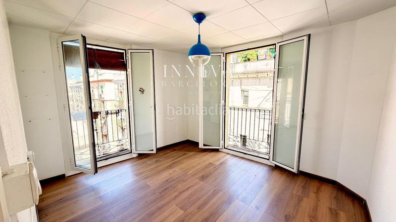 Foto 4346ab19-7333-443f-b730-c6de8348060f. Pis a Raval Barcelona