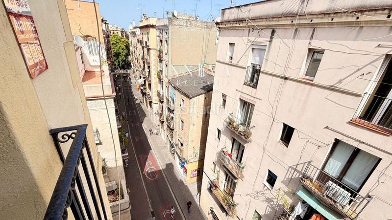 Foto 9c3a84a9-c56b-4b43-bb78-f0a2d8b01884. Pis a Raval Barcelona